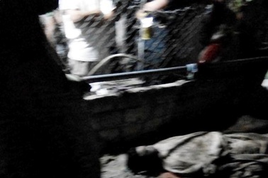 Một thanh niên bị điện giật tử vong khi đang chơi bóng chuyền