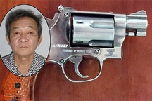 Đại gia nước đá ở Cần Thơ dí súng dọa bắn phụ nữ là ai?