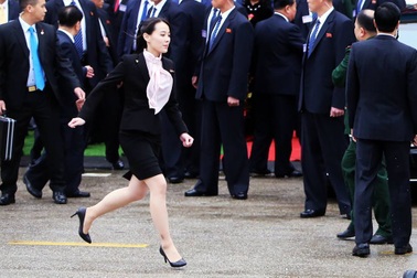 Bốn phụ nữ quyền lực tháp tùng ông Kim Jong-un tới Hà Nội