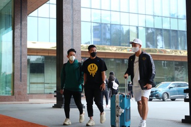 Đội tuyển Việt Nam hối hả tập trung, tăng cường chống dịch