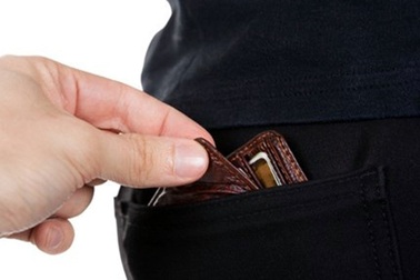 Một phó phòng bị tạm giữ tại Nhật vì nghi trộm cắp trong siêu thị