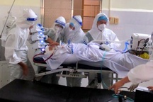 Khẩn cấp chuyển cô gái béo phì nhiễm Covid-19 nặng nhất Sóc Trăng về TPHCM