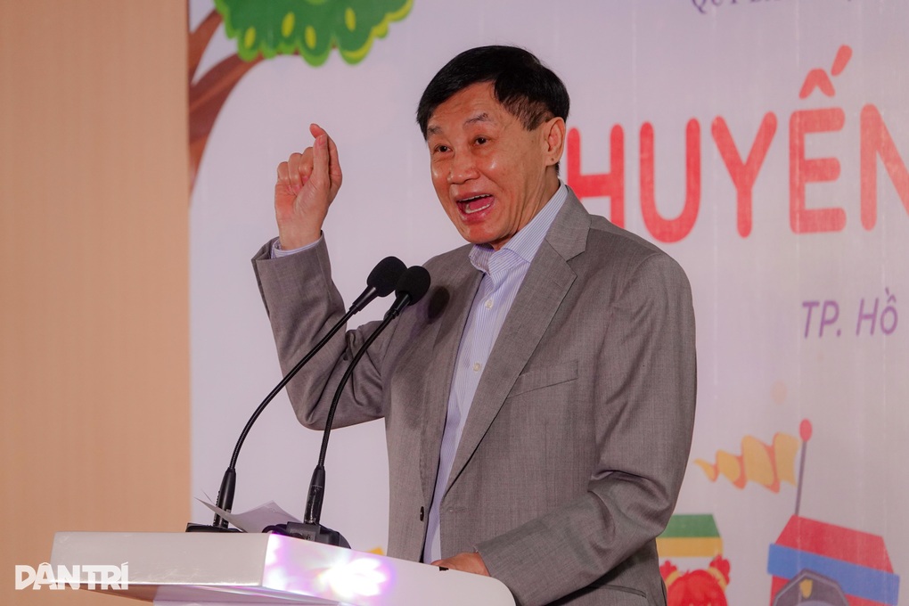 Tỷ phú Johnathan Hạnh Nguyễn rơi nước mắt trong hành trình cùng trẻ nghèo - 3