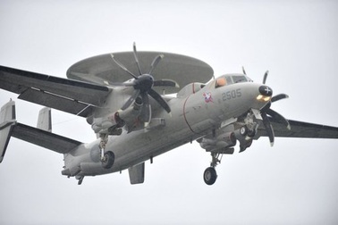 Đài Loan nhận 2 máy bay cảnh báo sớm hiện đại từ Mỹ