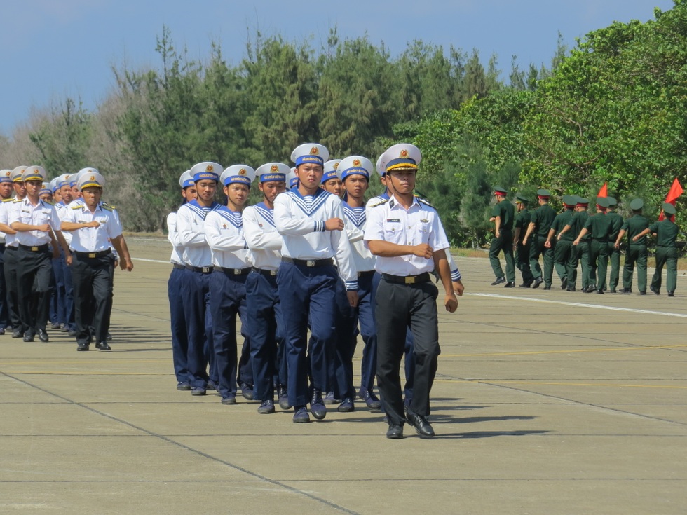 Tiếng nhạc Tiến quân ca giữa sóng Trường Sa và lời thề son sắt hòa vào Biển Đông - 11