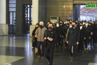 Gia đình, nghệ sĩ xót xa đưa tiễn NSƯT Tiến Hợi