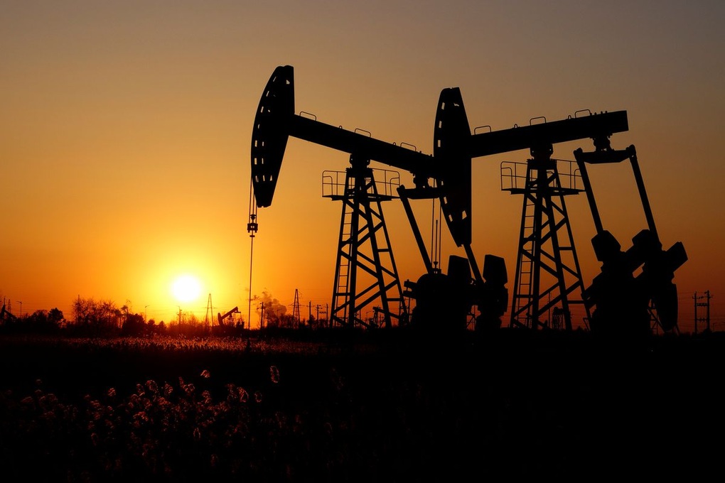Giá dầu vọt tăng khi OPEC+ xem xét cắt giảm sản lượng - 1 Giá dầu vọt tăng khi OPEC+ xem xét cắt giảm sản lượng - 1