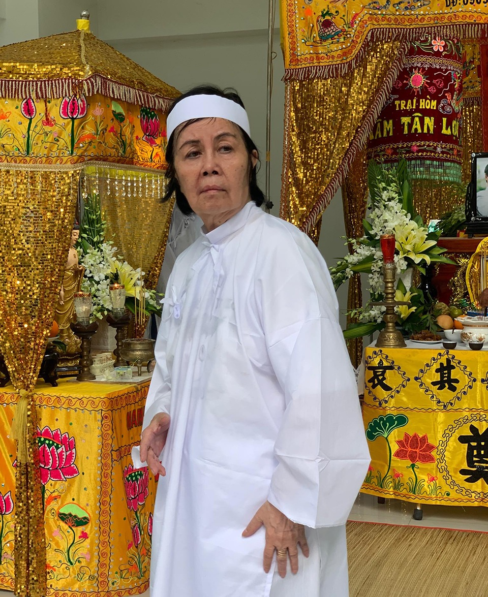 Lễ viếng nghệ sĩ Chánh Tín bắt đầu từ ngày 4-7/1/2020 tại nhà riêng - 5 Lễ viếng nghệ sĩ Chánh Tín bắt đầu từ ngày 4-7/1/2020 tại nhà riêng - 5