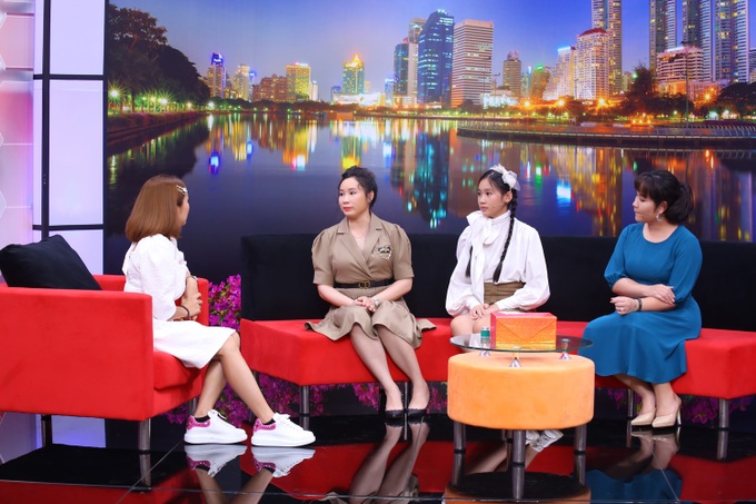 Cô bé 13 tuổi là nạn nhân của bắt nạt học đường, bị đàn chị cùng trường uy hiếp vì quá xinh đẹp - Ảnh 3. Cô bé 13 tuổi là nạn nhân của bắt nạt học đường, bị đàn chị cùng trường uy hiếp vì quá xinh đẹp - Ảnh 3.