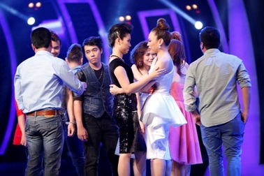 Thí sinh Vietnam Idol bị loại vì “đang yêu”?
