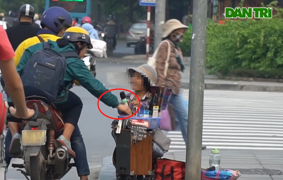 Chuyện đặc biệt về đội đặc nhiệm chống... ăn xin - 3 Chuyện đặc biệt về đội đặc nhiệm chống... ăn xin - 3
