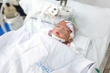 Cha mẹ chết lặng hay tin con còn sống sau 1 tháng đưa con vào chùa chôn cất