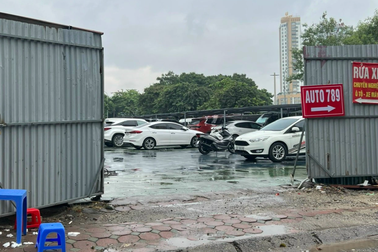Những bãi trông xe trái phép giữa Hà Nội: Công an từng 3 lần đề xuất xử lý?