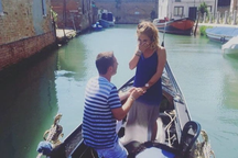 Chuyện tình cô gái giúp việc cưới ông chủ hơn 20 tuổi ở Anh