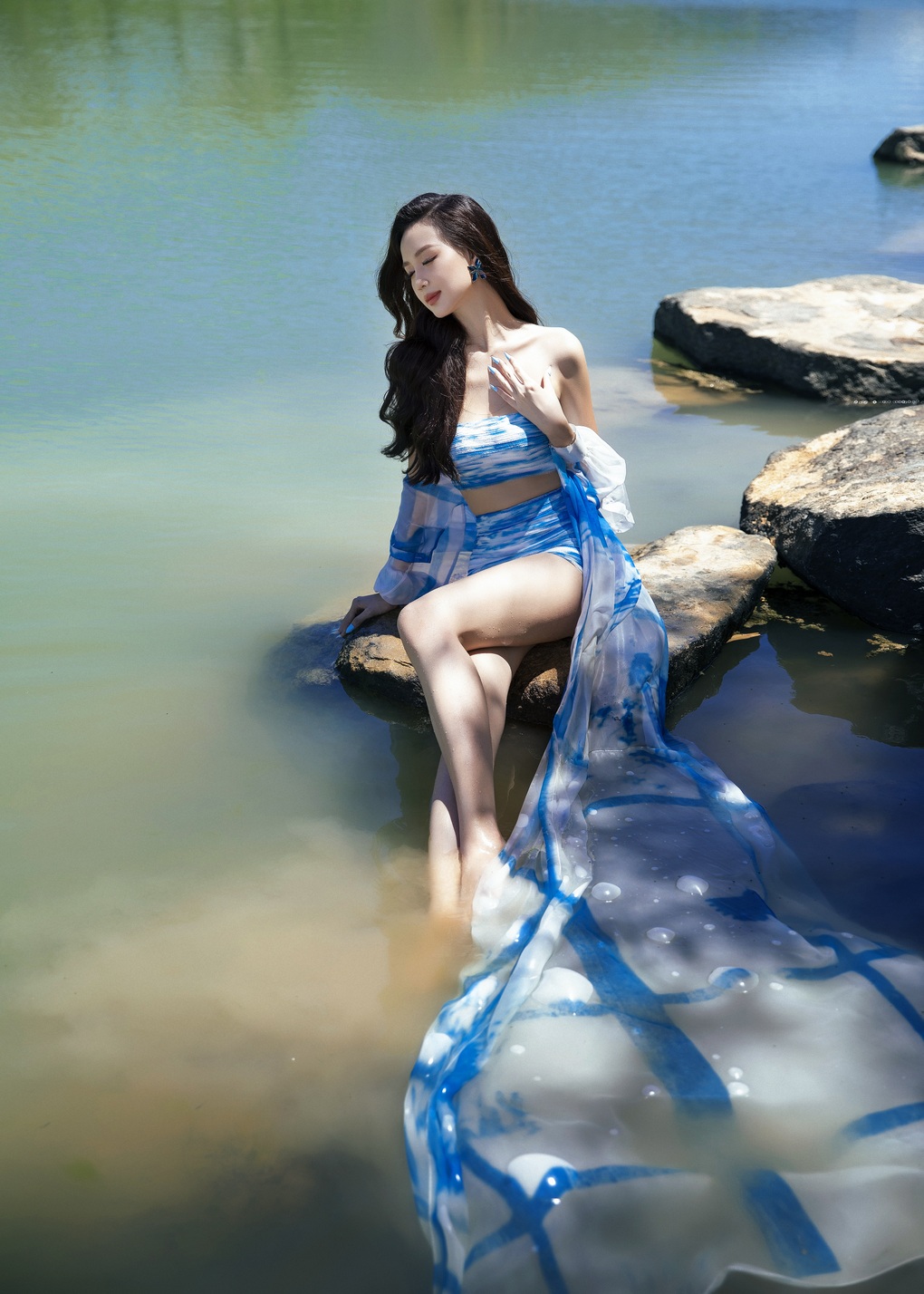 Nhan sắc nóng bỏng của top 3 Hoa hậu Thế giới Việt Nam khi diện bikini - 8 Nhan sắc nóng bỏng của top 3 Hoa hậu Thế giới Việt Nam khi diện bikini - 8
