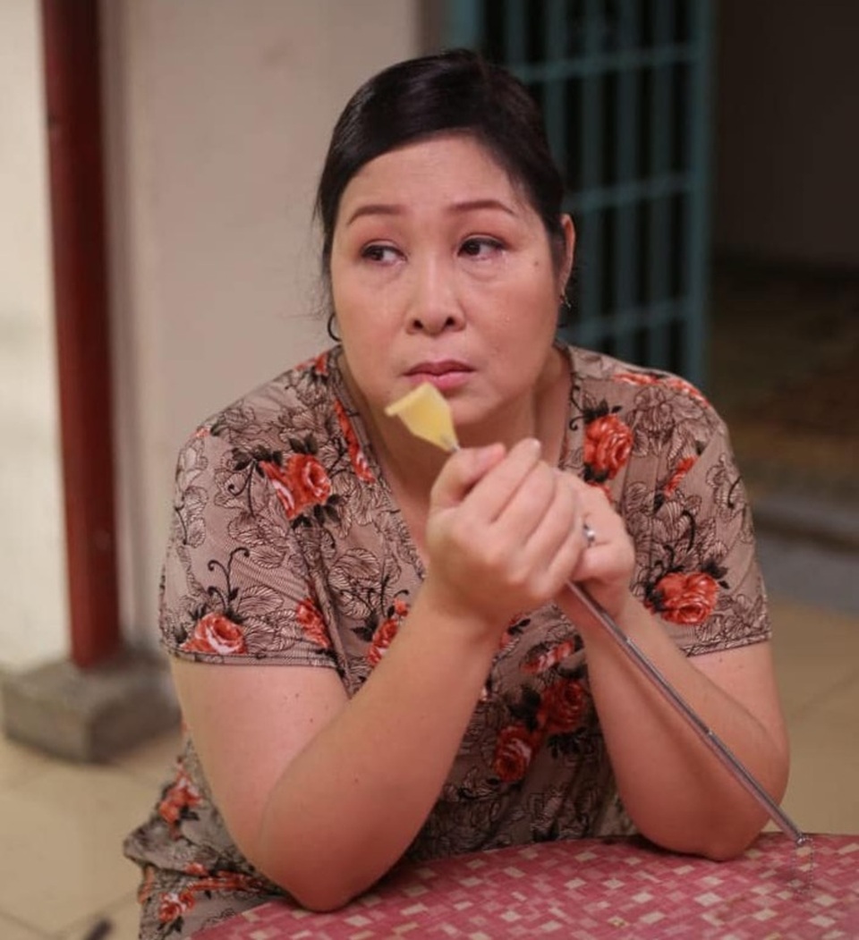 NSND Hồng Vân, Ái Như đóng cửa sân khấu vì dịch Covid-19 - 3 NSND Hồng Vân, Ái Như đóng cửa sân khấu vì dịch Covid-19 - 3