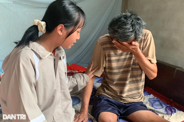 Mơ ước vào giảng đường của nữ sinh nghèo có bố bại liệt, mẹ trầm cảm