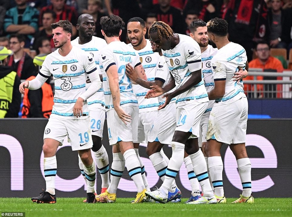 Thắng dễ 10 người của AC Milan, Chelsea vươn lên đầu bảng - 9 Thắng dễ 10 người của AC Milan, Chelsea vươn lên đầu bảng - 9