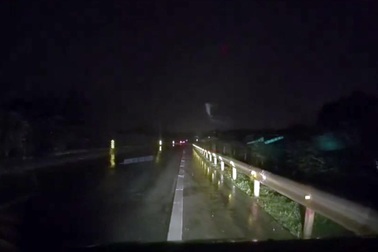 Xung đột giao thông đến mức chặn xe nhau giữa cao tốc