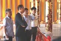 Vụ ngai vàng bị xâm hại: Cho thôi việc 2 bảo vệ, kiểm điểm ban giám đốc