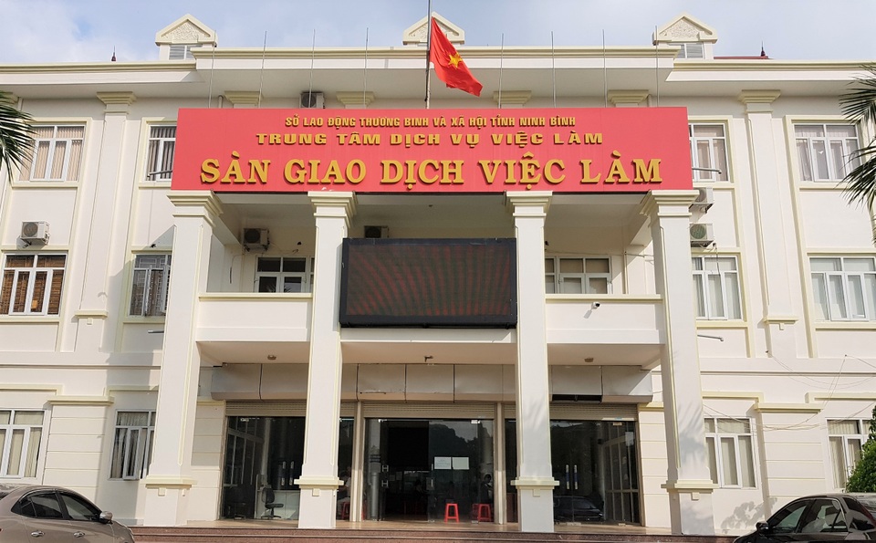 Ninh Bình: Hơn 5.400 người hưởng trợ cấp thất nghiệp trong năm 2020 - 3 Ninh Bình: Hơn 5.400 người hưởng trợ cấp thất nghiệp trong năm 2020 - 3