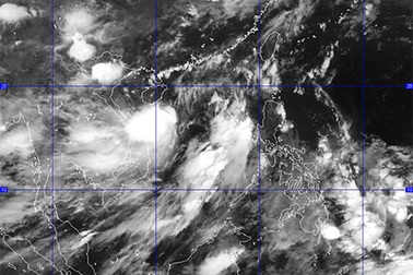 Nắng nóng chấm dứt trên cả nước, bão giật cấp 11 ở Hoàng Sa
