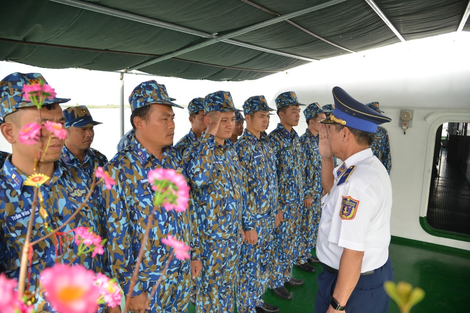 Cảnh đón xuân vui Tết nơi đầu sóng ngọn gió của Cảnh sát biển Việt Nam - 4 Cảnh đón xuân vui Tết nơi đầu sóng ngọn gió của Cảnh sát biển Việt Nam - 4