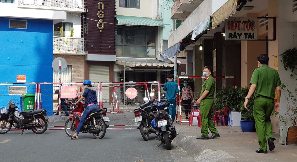 93 trường hợp tiếp xúc ca mắc Covid-19 kết thúc cách ly tập trung - 2 93 trường hợp tiếp xúc ca mắc Covid-19 kết thúc cách ly tập trung - 2