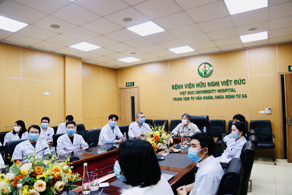 Cứu sống bệnh nhân vỡ tim nặng không kịp chuyển lên tuyến trên - 1 Cứu sống bệnh nhân vỡ tim nặng không kịp chuyển lên tuyến trên - 1