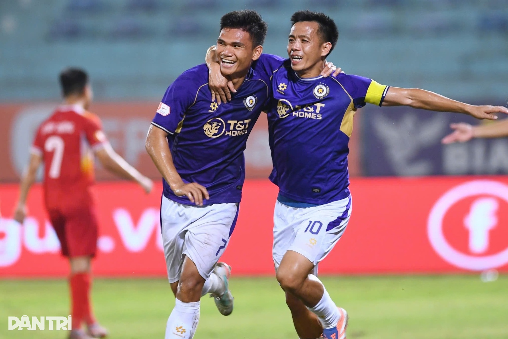 Màn trình diễn đẳng cấp của Hoàng Hên ở vòng 18 V-League - 3 Màn trình diễn đẳng cấp của Hoàng Hên ở vòng 18 V-League - 3