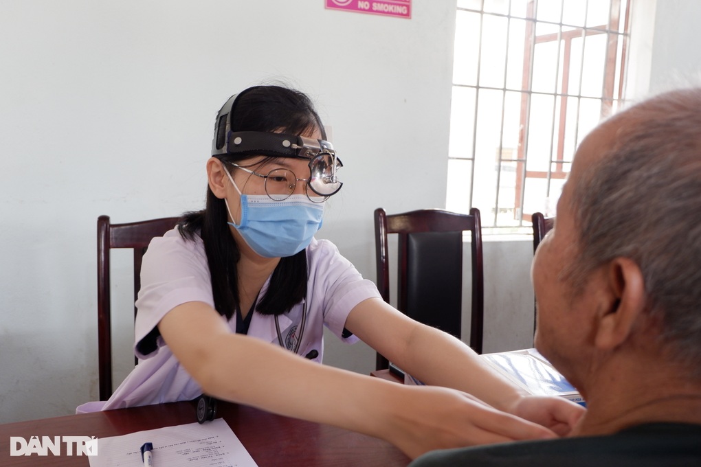 Khởi công nhà bán trú tại nơi học sinh ở nhà tôn nóng như lò bánh mì - 12 Khởi công nhà bán trú tại nơi học sinh ở nhà tôn nóng như lò bánh mì - 12