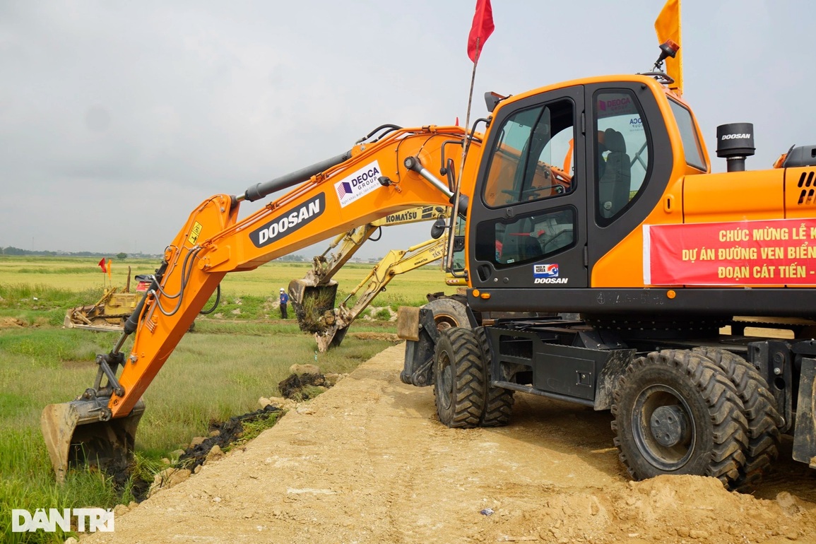 Khởi công xây dựng tuyến đường ven biển hơn 2.600 tỷ đồng - 3 Khởi công xây dựng tuyến đường ven biển hơn 2.600 tỷ đồng - 3