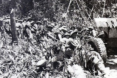 "Còn một khẩu pháo, một viên đạn cũng chiến đấu tới cùng"