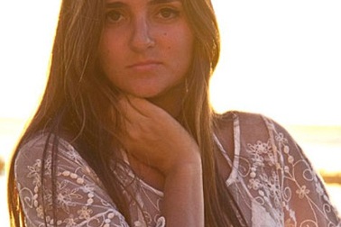 Đấu giá trinh tiết, để...xây nhà cho người nghèo 