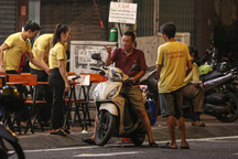 Dân nhậu TPHCM về nhà thế nào sau khi "chén chú chén anh"?