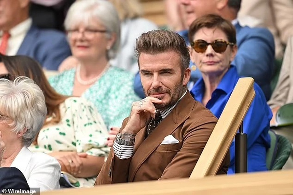 David Beckham khoe vóc dáng nam thần trong kỳ nghỉ hè sang chảnh - 4 David Beckham khoe vóc dáng nam thần trong kỳ nghỉ hè sang chảnh - 4