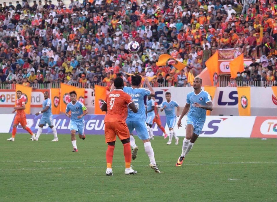 Tấn Tài giúp Bình Định FC chiến thắng ở trận đấu HLV Park Hang Seo dự khán - 3 Tấn Tài giúp Bình Định FC chiến thắng ở trận đấu HLV Park Hang Seo dự khán - 3