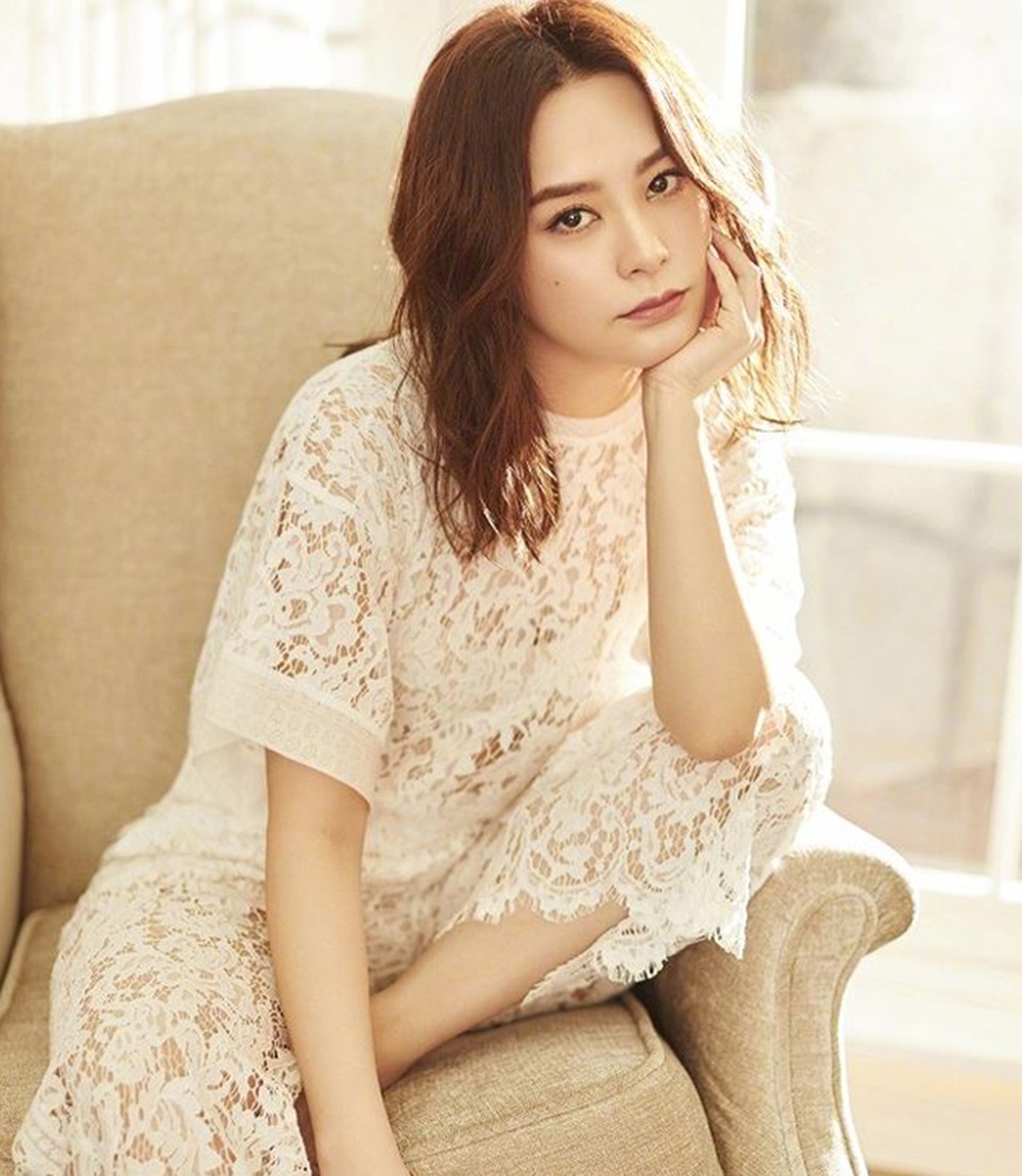 Bất ngờ trước ngoại hình hiện tại của ngọc nữ Chung Hân Đồng - 8 Bất ngờ trước ngoại hình hiện tại của ngọc nữ Chung Hân Đồng - 8