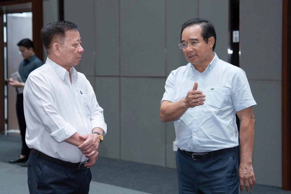 Chủ tịch TPHCM thúc đẩy dự án đường sắt kết nối siêu cảng Cái Mép - Thị Vải - 1