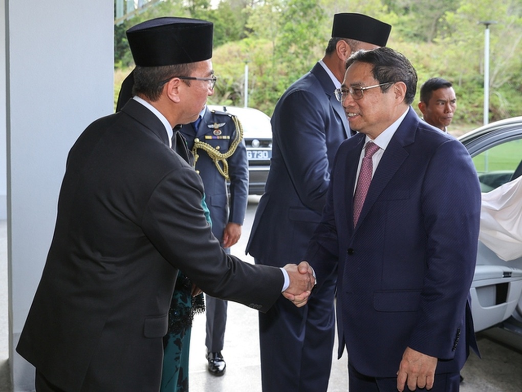 Thủ tướng thăm Đại học Quốc gia và lớp học tiếng Việt tại Brunei - 1 Thủ tướng thăm Đại học Quốc gia và lớp học tiếng Việt tại Brunei - 1