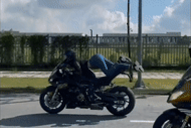 Ngọc Trinh bị Công an TP Thủ Đức lập biên bản xử phạt, tạm giữ 2 mô tô