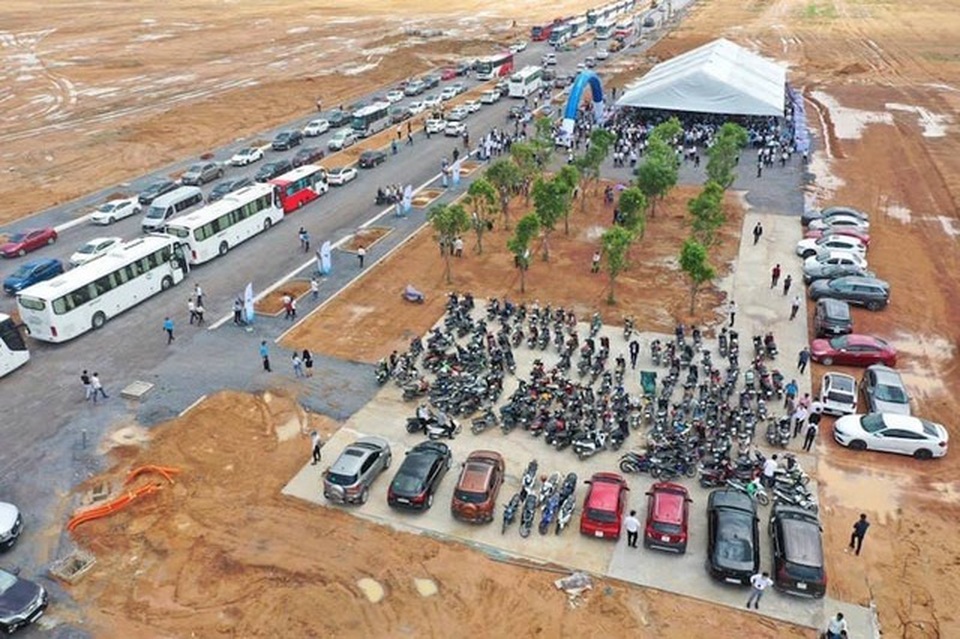 Mua đất kiếm lời: Chuyên gia khuyên chậm một chút, không lo uống nước đục - 1 Mua đất kiếm lời: Chuyên gia khuyên chậm một chút, không lo uống nước đục - 1