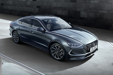 Hyundai xác nhận sẽ ra mắt phiên bản Hybrid và tính năng vận hành cao cho Sonata