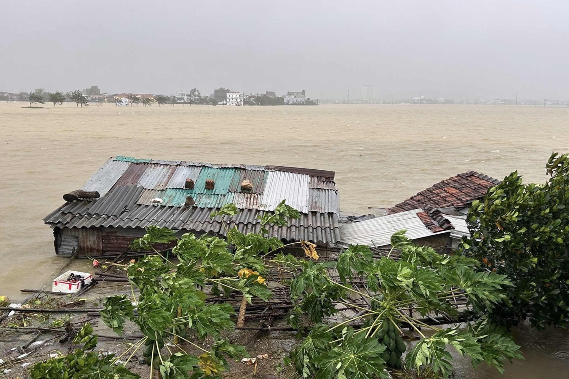 Lũ vượt đỉnh lịch sử 1986 và 1993, nhiều nơi trắng đêm sơ tán dân - 5