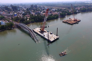 Vụ sập cầu Ghềnh: Chuyển 150 toa tàu mắc kẹt ở Sài Gòn ra Đồng Nai bằng đường bộ