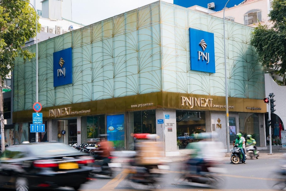 PNJ vào Top 50 công ty kinh doanh hiệu quả nhất Việt Nam - 4 PNJ vào Top 50 công ty kinh doanh hiệu quả nhất Việt Nam - 4