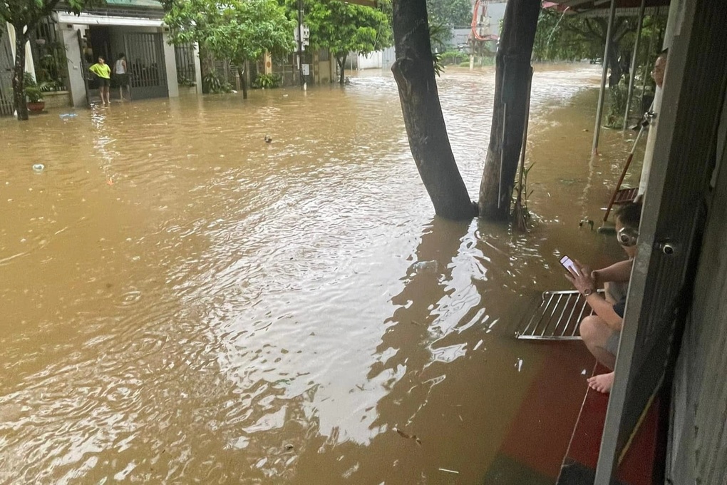 Mưa lớn gây ngập ở TP Hà Giang - 3 Mưa lớn gây ngập ở TP Hà Giang - 3
