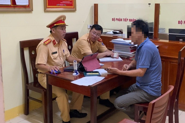 Tài xế quay đầu xe chạy ngược chiều trên cao tốc bị phạt 17 triệu đồng