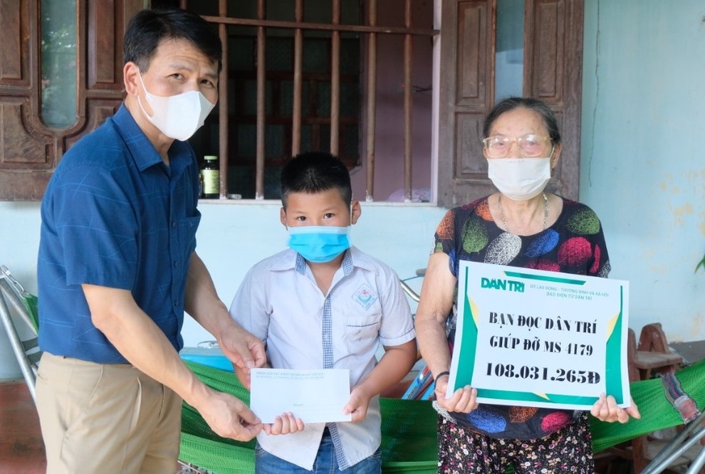Bạn đọc giúp đỡ cậu bé 9 tuổi và người mẹ bất hạnh hơn 140 triệu đồng - 2 Bạn đọc giúp đỡ cậu bé 9 tuổi và người mẹ bất hạnh hơn 140 triệu đồng - 2