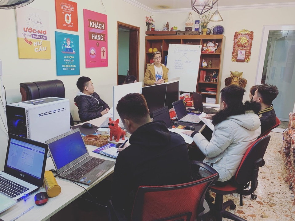 Đột nhập lớp học “thực chiến facebook” của thầy giáo 9x, cần chuẩn bị gì cho xu hướng bán hàng tiếp tục hot trong 2020? - 1 Đột nhập lớp học “thực chiến facebook” của thầy giáo 9x, cần chuẩn bị gì cho xu hướng bán hàng tiếp tục hot trong 2020? - 1